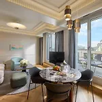 Mandarin Oriental Savoy, Отель 5*