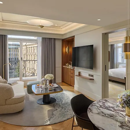 Отель Mandarin Oriental Savoy, 5*
