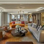 Mandarin Oriental Savoy, מלון 5*
