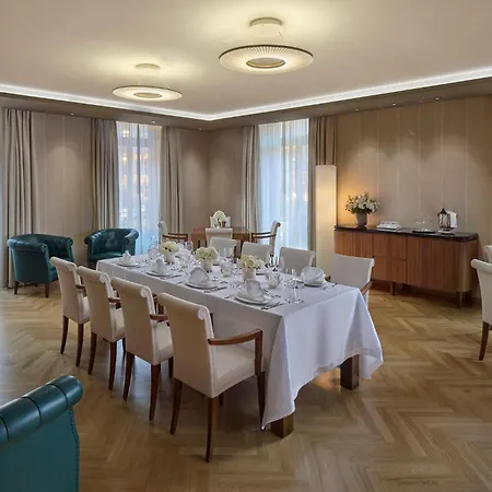 Mandarin Oriental Savoy, 酒店