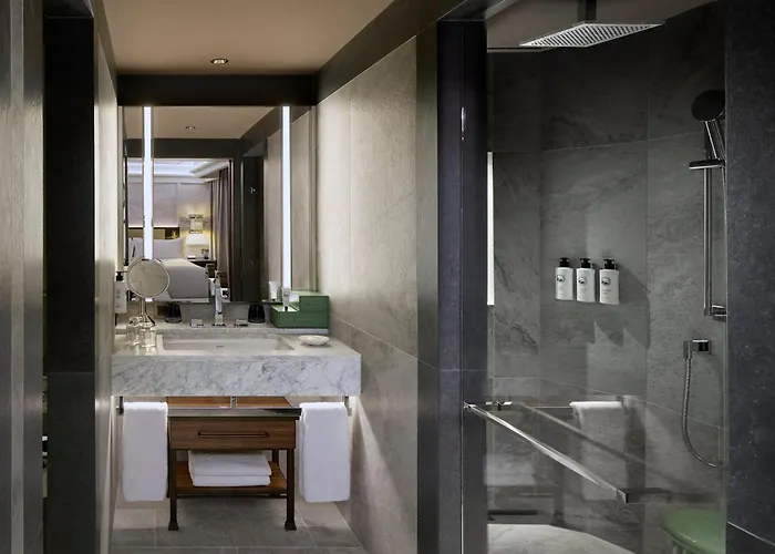 Hotel Mandarin Oriental Savoy, 5*