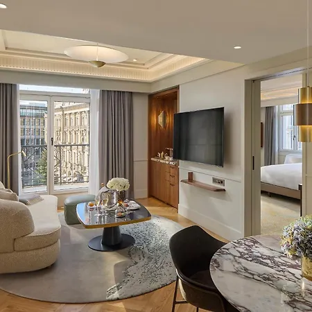 Mandarin Oriental Savoy, ホテル 5*